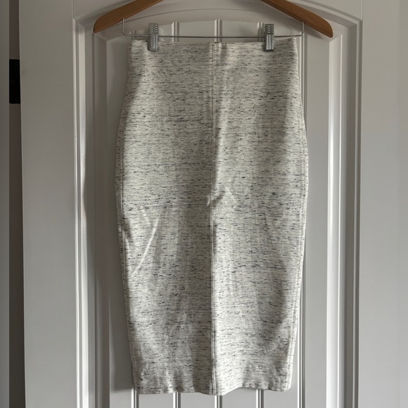 Wilfred Lis Skirt. Size Small. - Picture 4 of 7